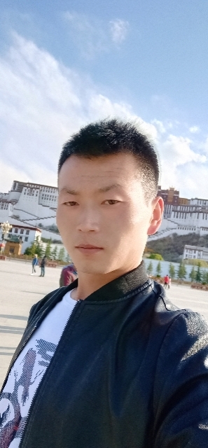 阳光下的小草的第一张照片--永泰相亲网