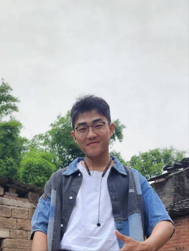 越努力越幸运的第一张照片--永泰相亲网